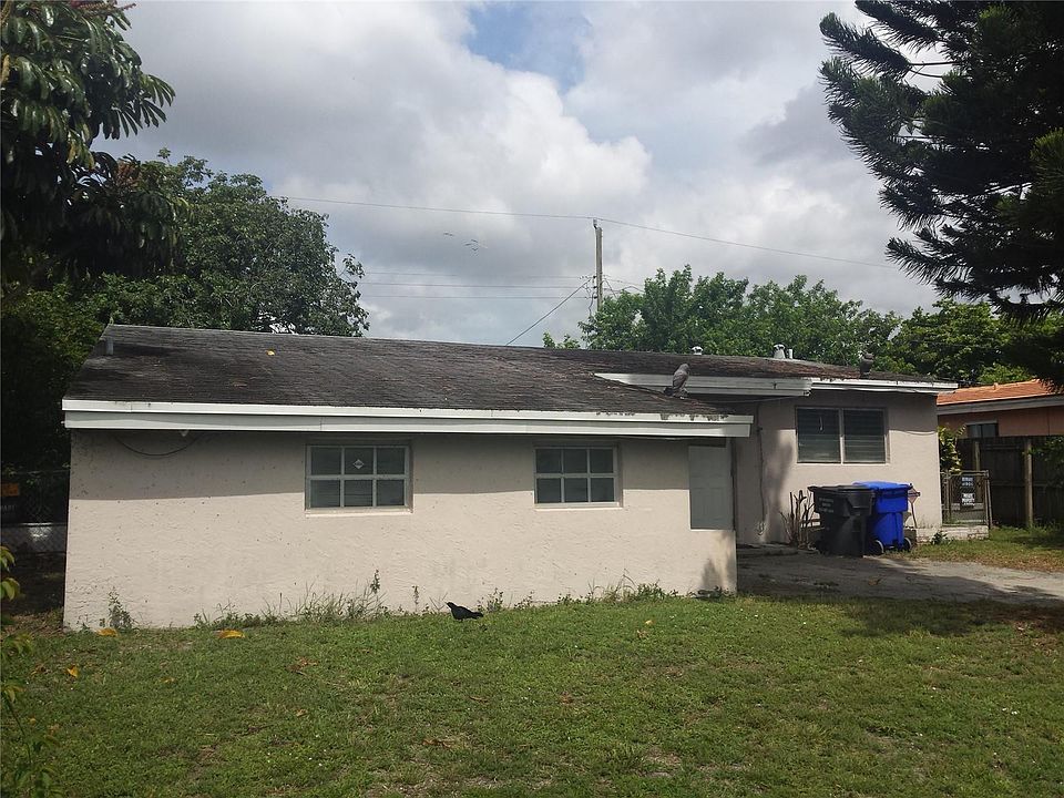 2nd image of 820 NW 70th Way