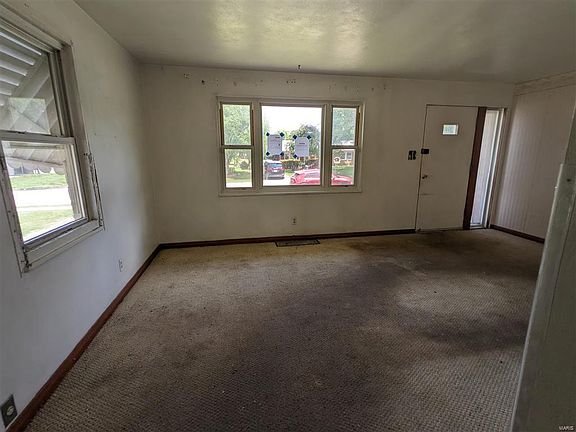 3rd image of 6780 Mary Ave