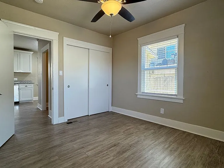 114 De Force Ave — Photo 11