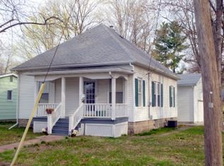 604 W Cherry St, Carlinville, IL 62626