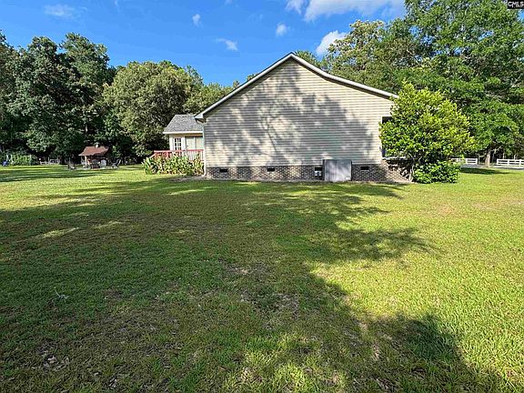 3rd image of 1344 Colie Branham Rd