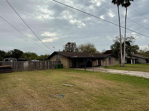 2nd image of 121 Sally Ln
