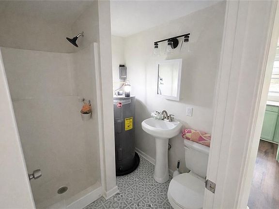 4th image of 38552 Lees Landing Rd