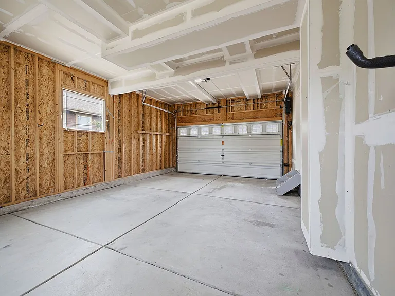 2304 Winding Dr — Photo 16