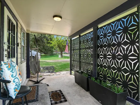 607 Driftwood Lane, Cottonwood Shores, TX 78657