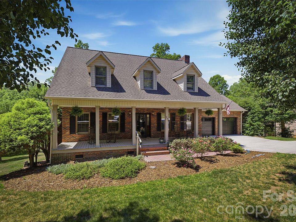 1st image of 204 Constitution Dr