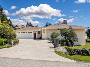 6540 Jasper Rd, Sechelt, BC V7Z 0S9