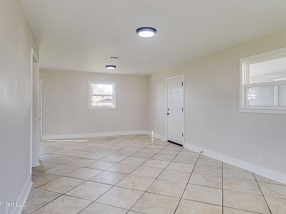 3rd image of 3211 Moreland St