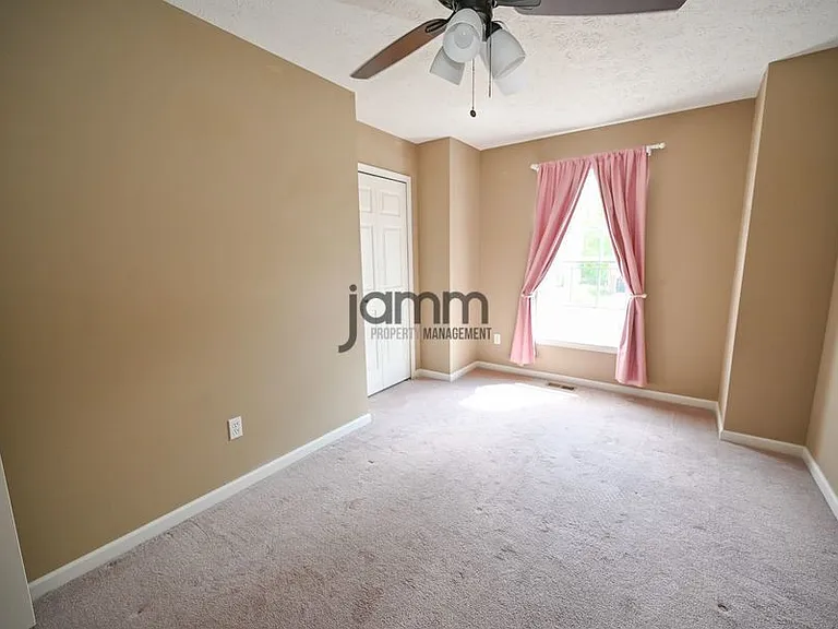 8728 Breckenridge Oval — Photo 23