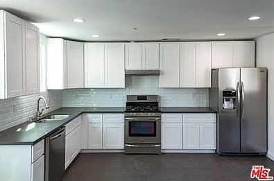 4th image of 2806 S Bronson Ave