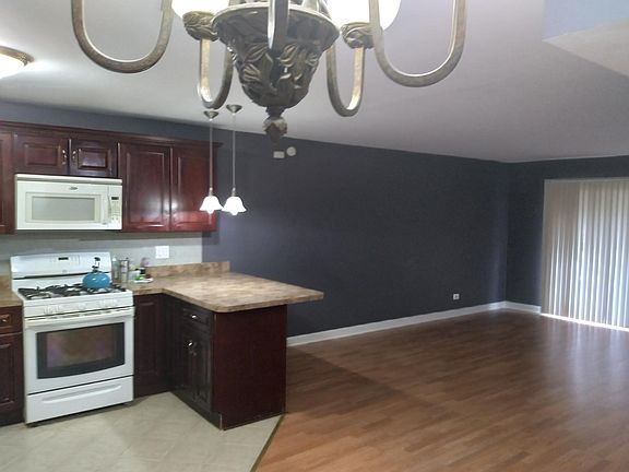 5th image of 16W505 Mockingbird Ln