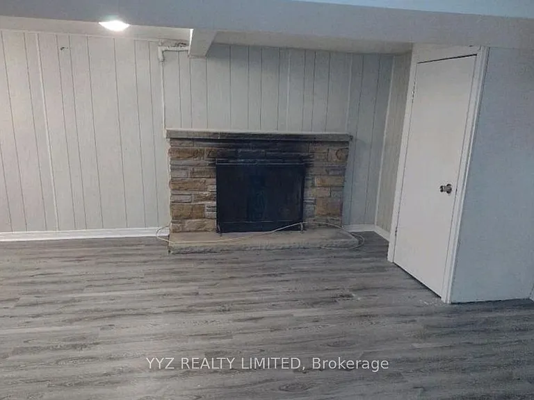 590 Glencairn Ave W — Photo 10