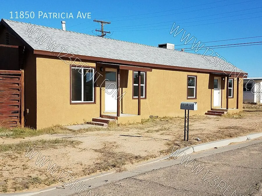 2bd/1bth Recently Rehabbed Duplex In Boron — Photo 2