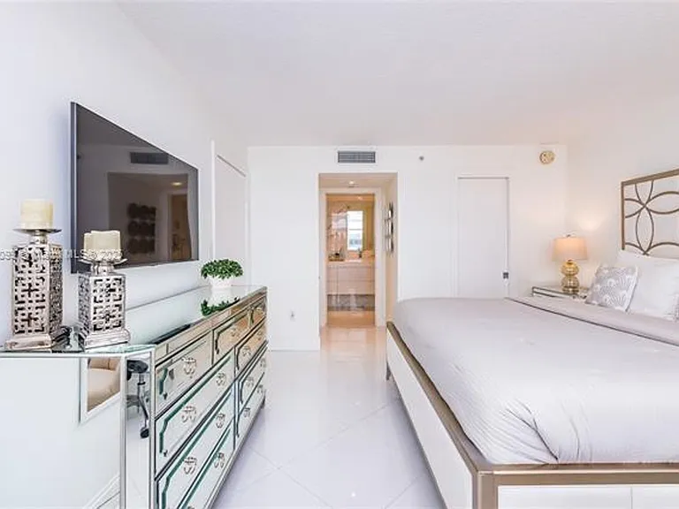 6917 Collins Avenue Cu #720 — Photo 11