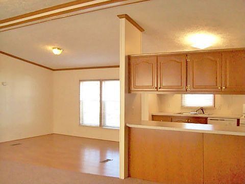 3rd image of 15916 Marentette Dr
