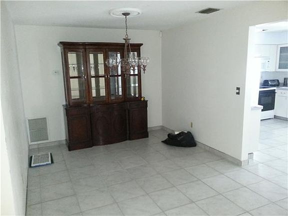 4th image of 7321 Allen Dr
