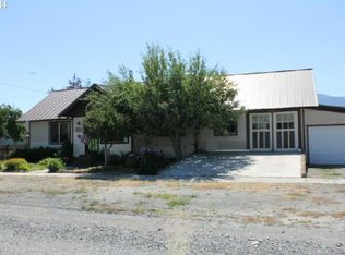 811 Wilcox St, Haines, OR 97833