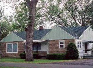 3292 Meadowcrest Dr, Monroe, MI 48162