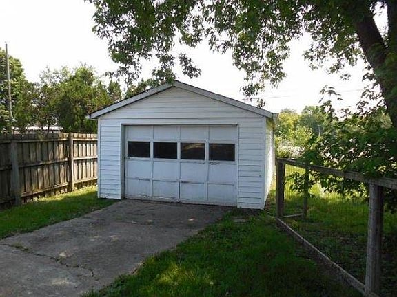 DETACHED GARAGE