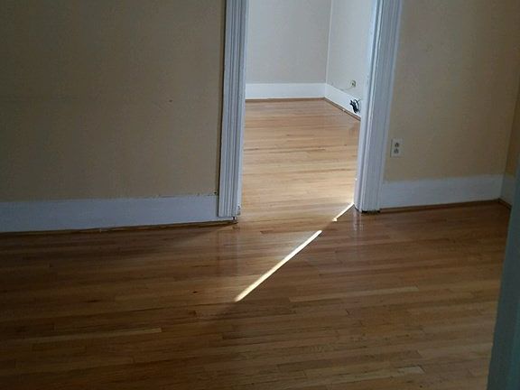 3rd image of 526 W 2nd St