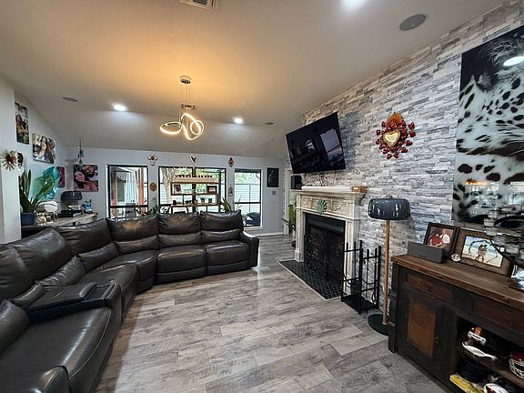 4th image of 5838 Manchester Ln