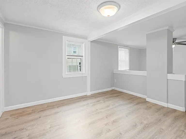 95B N Main St #B — Photo 7