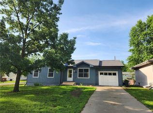 403 W Smith St, Spring Hill, KS 66083
