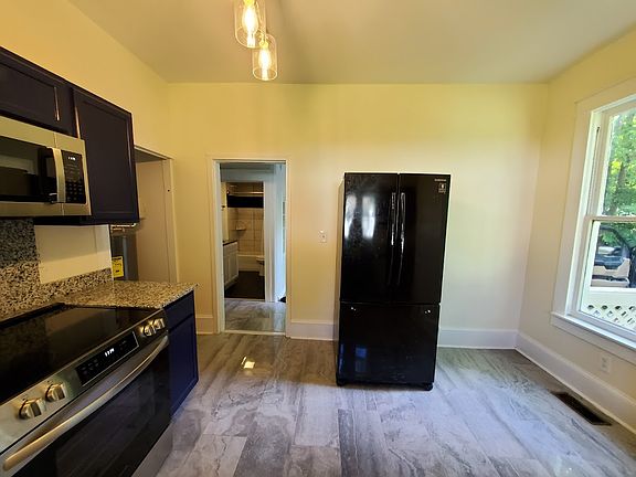 4th image of 924 Hill St #1-3