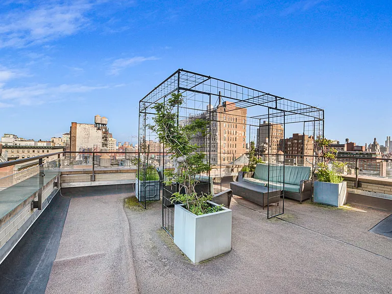 31 W 17th St #5 — Photo 10