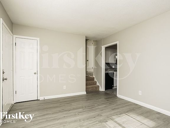 3rd image of 1546 Winfield Ave