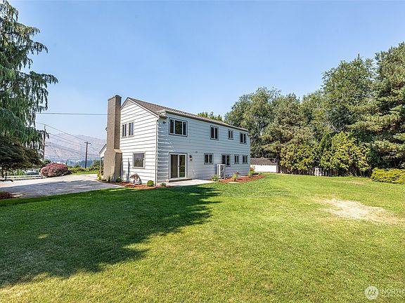 3rd image of 2328 Easy Street