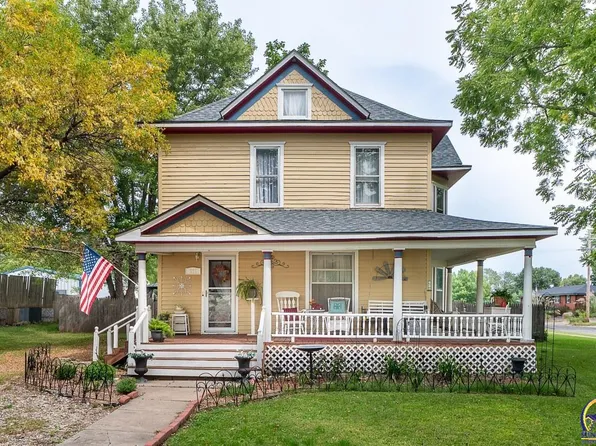 111 E 10th St, Alma, KS 66401