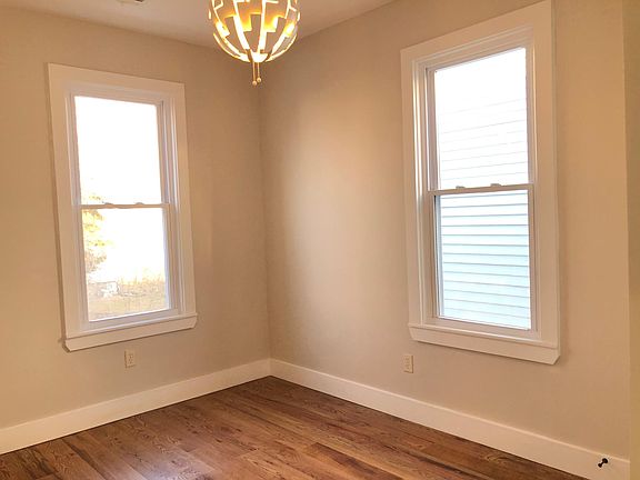 2nd image of 162 Clendenny Ave #2Y