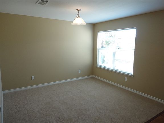 3rd image of 619 Sotogrande St