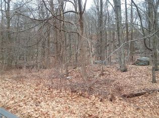 39 Wampus Lake Dr, Armonk, NY 10504