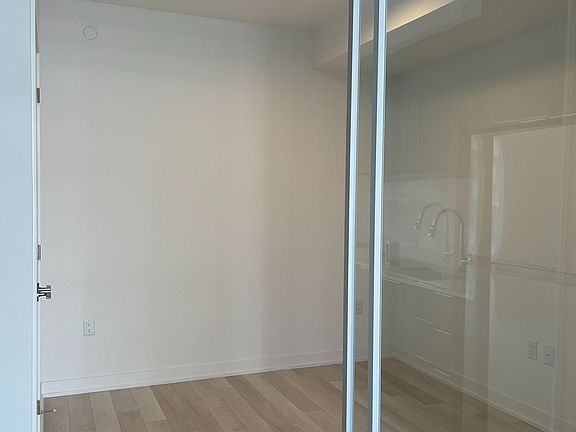 5th image of 357 King St W #2904
