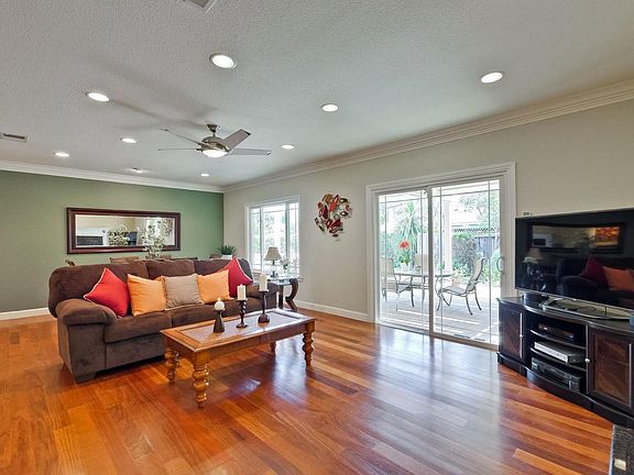 4th image of 1164 Lago Ct