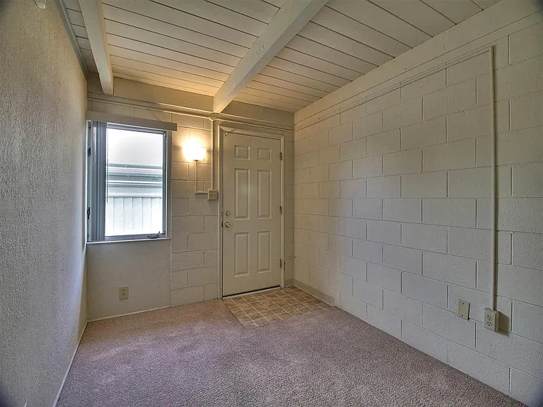 Park West Apartments — Photo 16