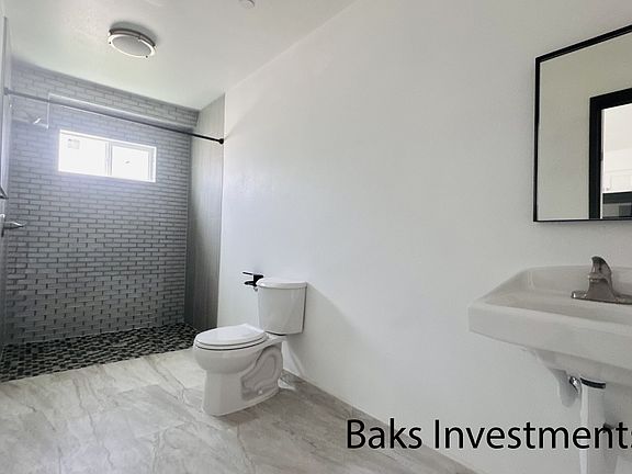 3rd image of 11460 Killion St #303