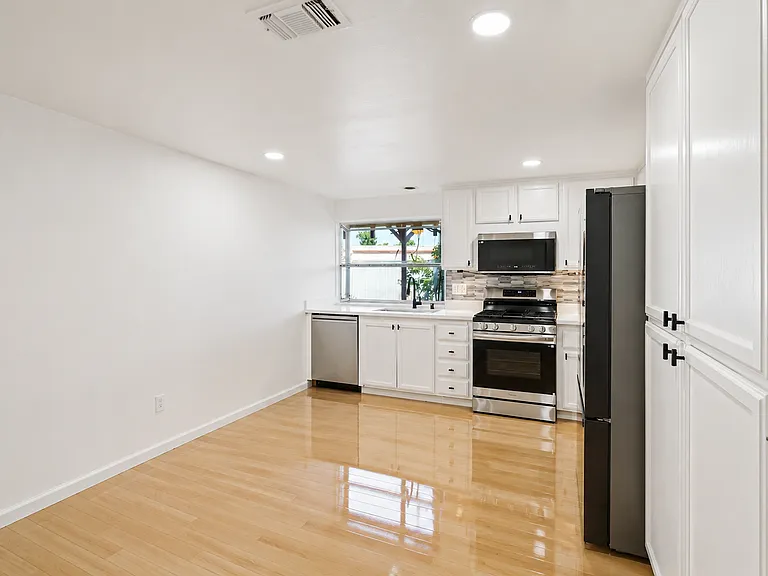 9699 Rudway Ct — Photo 8