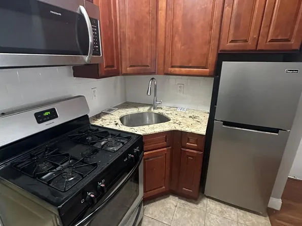 165 Hopkins Ave APT 1, Jersey City, NJ 07306