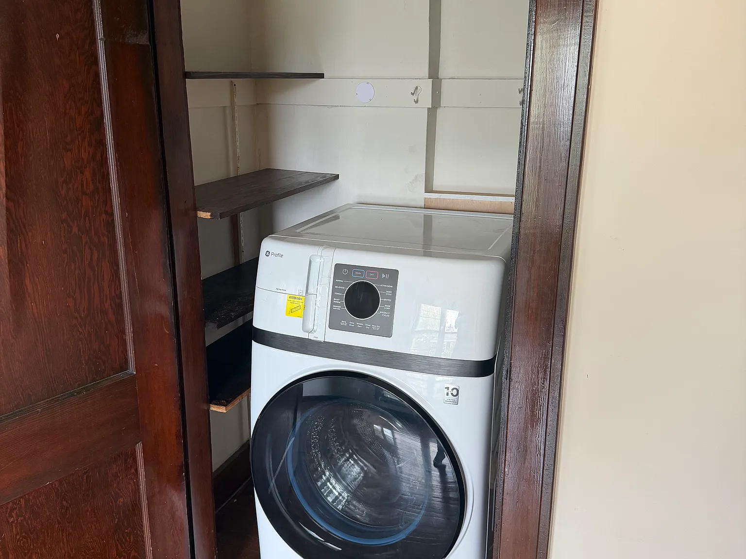 Studio, 700 sqft, $1,250 — Photo 3
