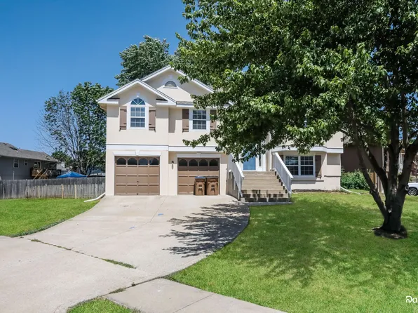 1710 Stasi Ave, Raymore, MO 64083