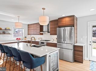 2417 Ross St, Alexandria, VA 22306