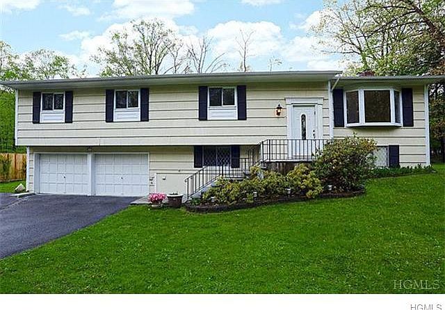 1st image of 6 Birch Ln