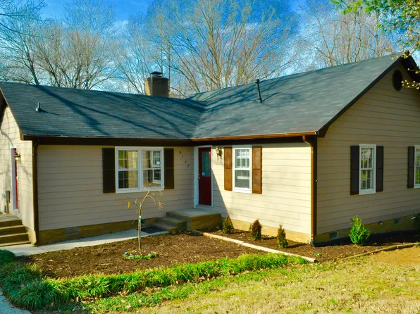 6727 Glenmoor Dr, Charlotte, NC 28214