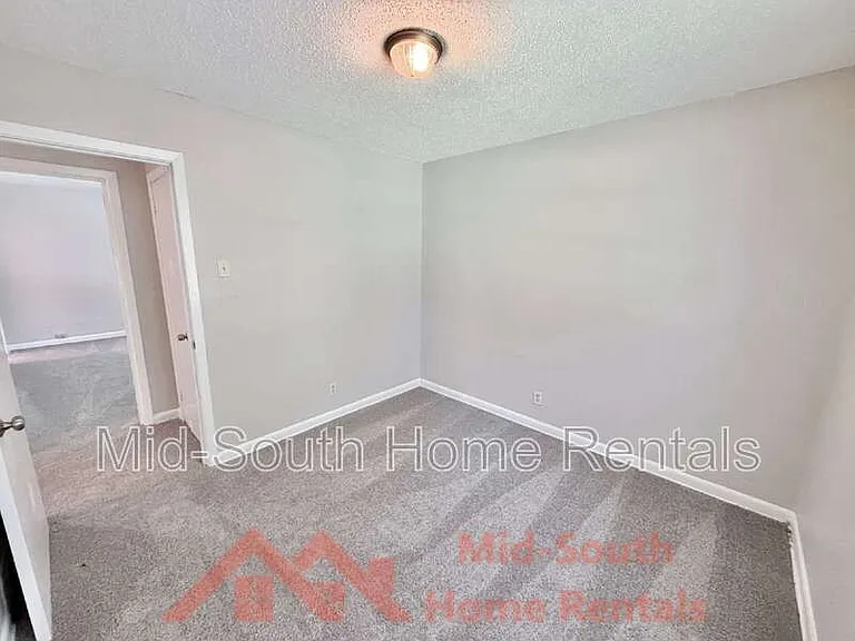3191 Parham St — Photo 16