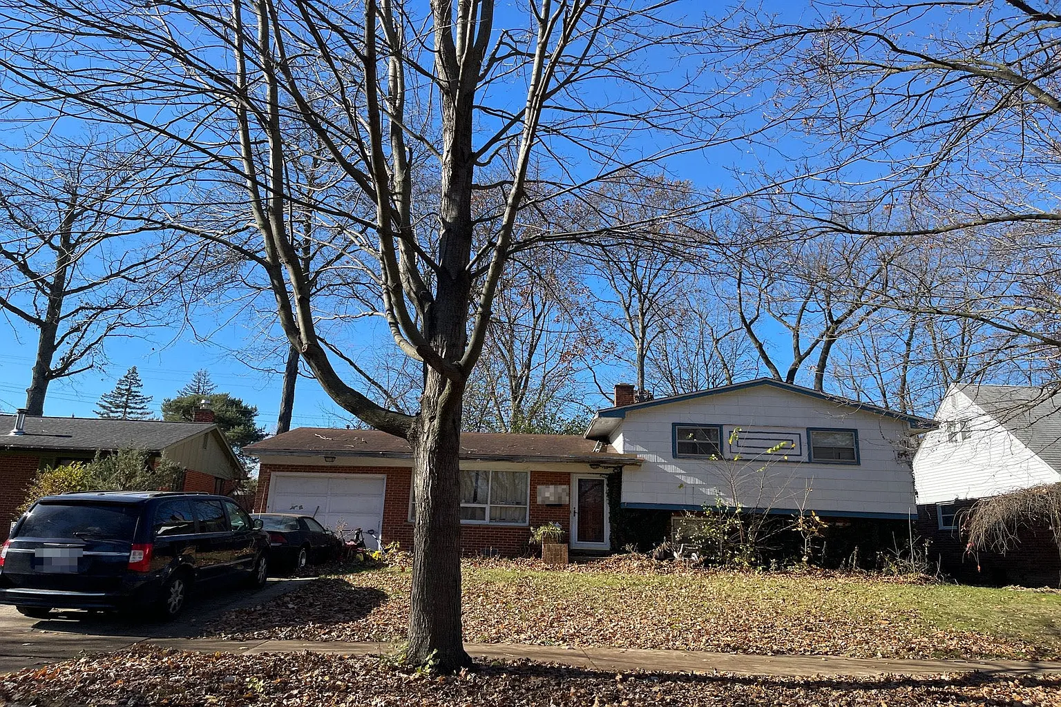 635 Center Dr photo 1