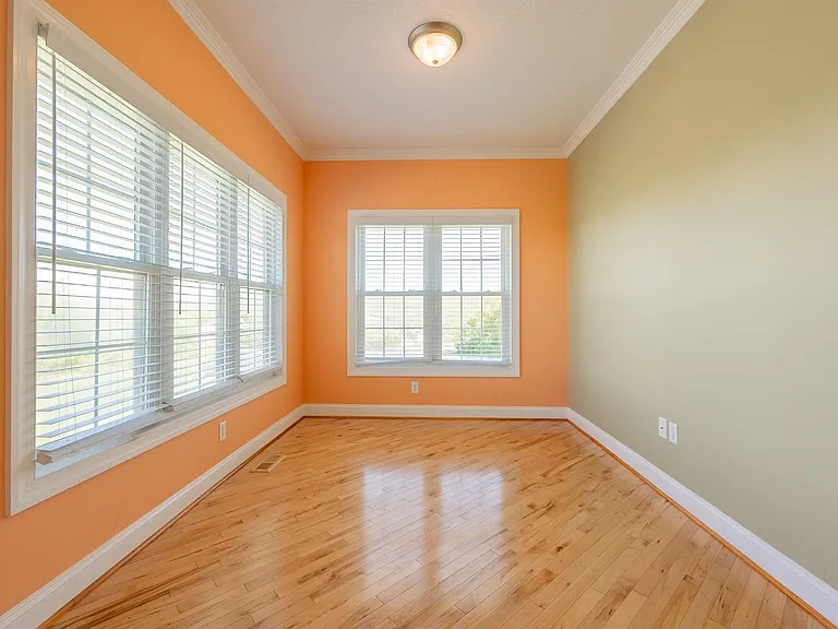 1701 Stratford View Dr — Photo 32
