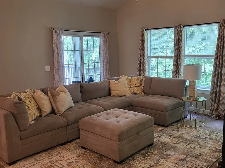 407 S Elgin Ct — Photo 1